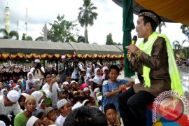 TAUSIAH USTADZ MAULANA