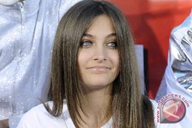 Putri Michael Jackson coba bunuh diri