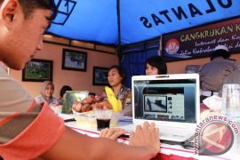 Indonesia aims to provide internet access to 300,000 schools by 2025