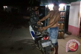 Warga Perbatasan 'Nikmati' Bensin Rp12.000 per Liter