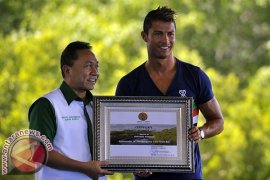 Ronaldo Jatuh Cinta dengan Bakau