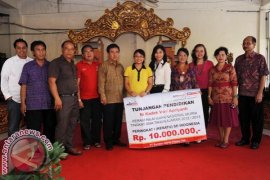 Peraih UN Tertinggi Mendapat Beasiswa dari Alfamart