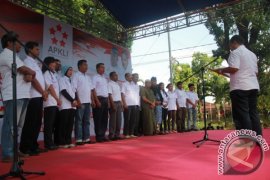 Pengukuhan DPW APKLI NTB disaksikan seribuan PKL