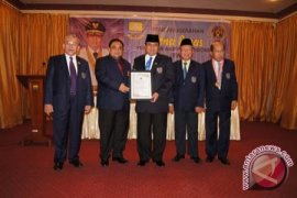 Nilai "cum laude" antar Gubernur Jambi raih "Pena Emas" PWI