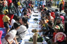 Warga Ramaikan Makan Beseprah