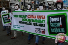 "Jangan hukum pecandu narkoba"