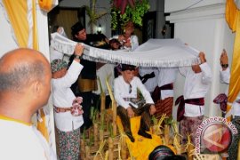 Puncak Erau Ditandai Ngulur Naga Diiringi Belimbur