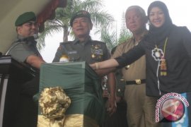 Kasad Canangkan Karya Bakti dan Baksos 2013 