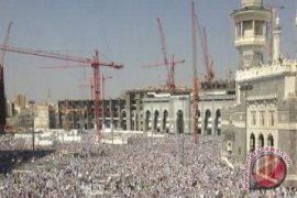 Saudi Minta Jemaah Umroh Pakai Masker