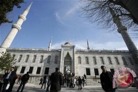 Masjid Biru Jadi Inspirasi Sandhy Sandoro