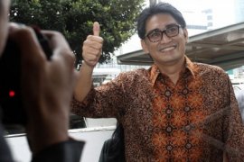 Pemeriksaan Choel Mallarangeng Berlangsung Singkat