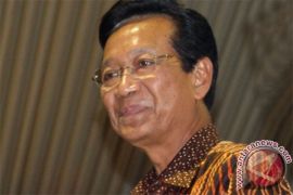Sultan HB X minati buku jurnalisme damai