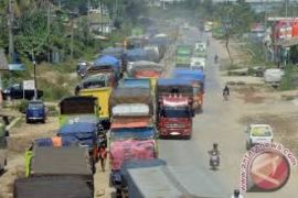 Kemenhub: Truk Pelanggar Muatan harus Dievaluasi