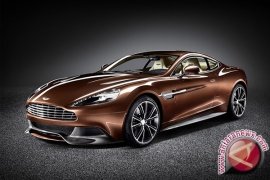 Aston Martin dan Mercedes Bermitra 