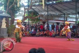 Seniman Tua Tampilkan Kesenian Arja Godogan di PKB