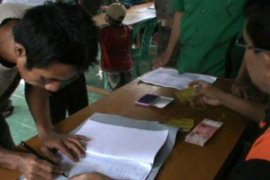 BLSM - Mengadu Ke DPRD