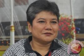Ribka Tjiptaning Tetap Berponsel Murah Demi Konstituen
