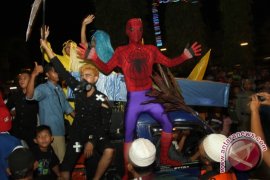 "Spiderman" Semarakan Gema Takbir Banjarmasin
