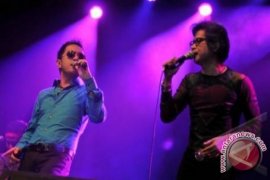 Javajive Dedikasikan Lagu Religi Untuk Uje