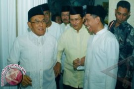 Wartawan Dilarang Masuk "Open House" Aburizal Bakrie