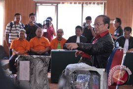 Keterangan saksi beratkan terdakwa pembakaran toko elektronik