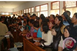 Ratusan Calon CPNS "Serbu" Disdukcapil