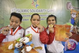 Wahyuni raih emas angkat besi kejuaraan dunia Rusia     