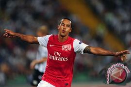 Walcott Absen Di Pertandingan Kualifikasi Piala Dunia