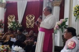 Uskup resmikan Paroki Bunda Hati Kudus Rumengkor 