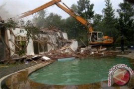 Pemilik diminta bongkar bangunan ilegal di Puncak