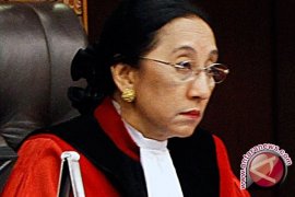  Maria Utarakan Kebiasaan Akil Memotong Keterangan Saksi