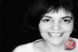 Prof Helen teliti Bahasa Jawa  kuno