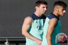  Neymar Kembali Merumput