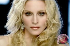 Madonna Tanggapi Tuduhan Implan Bokong