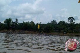 Lomba Sampan Tradisional Sekadau Rayakan Idul Adha