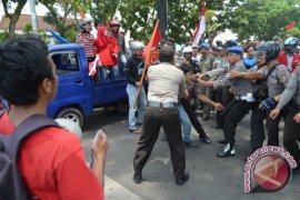 Unjukrasa Hari Sumpah Pemuda, tiga mahasiswa ditangkap