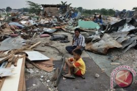 Bongkar Bangunan Liar 