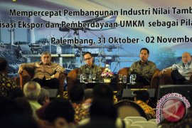 Gita Wirjawan ajak delegasi WTO pakai batik 