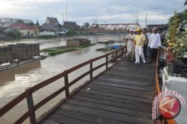 HSU Build Ulin Footbridge to Prevent Attrition