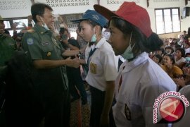 Tinjau Pengunsi Sinabung