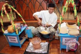 Kerak Telur Pecahkan Rekor MURI