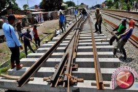 Rel jalur ganda Pantura beroperasi 2014