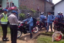 Puluhan pelajar pengendara sepeda motor terjaring razia 
