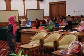Guru-siswa Kukar ikuti "Hypnoteaching" dan "Hypnolearning" 