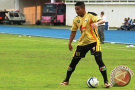 Jajang Terancam Absen Hadapi Villareal