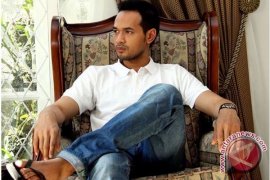 Oka Antara Ceritakan Pengalaman Beradu Akting