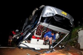 Korban tewas bus masuk jurang jadi 17 orang