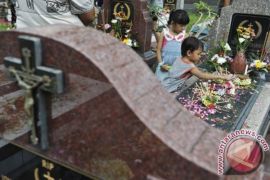 Pemkot Magelang perbaiki 19 makam sasaran perusakan