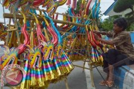 Penjual Terompet Menjamur Jelang Pergantian Tahun 