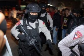 Lokasi Penggerebekan di Rempoa Diberi Garis Polisi